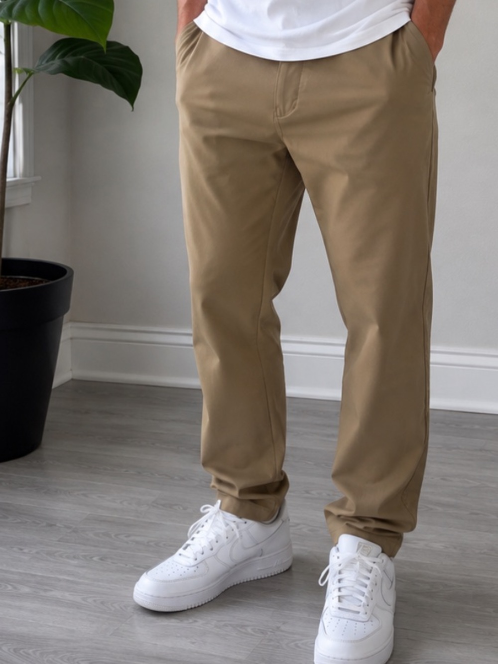 32x30 Fabletics Men's Chino Pants in Khaki